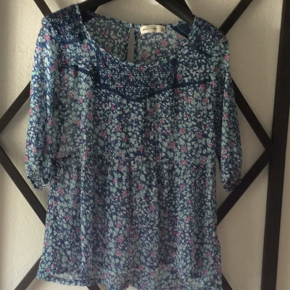 Abercrombie Kids flowy Top